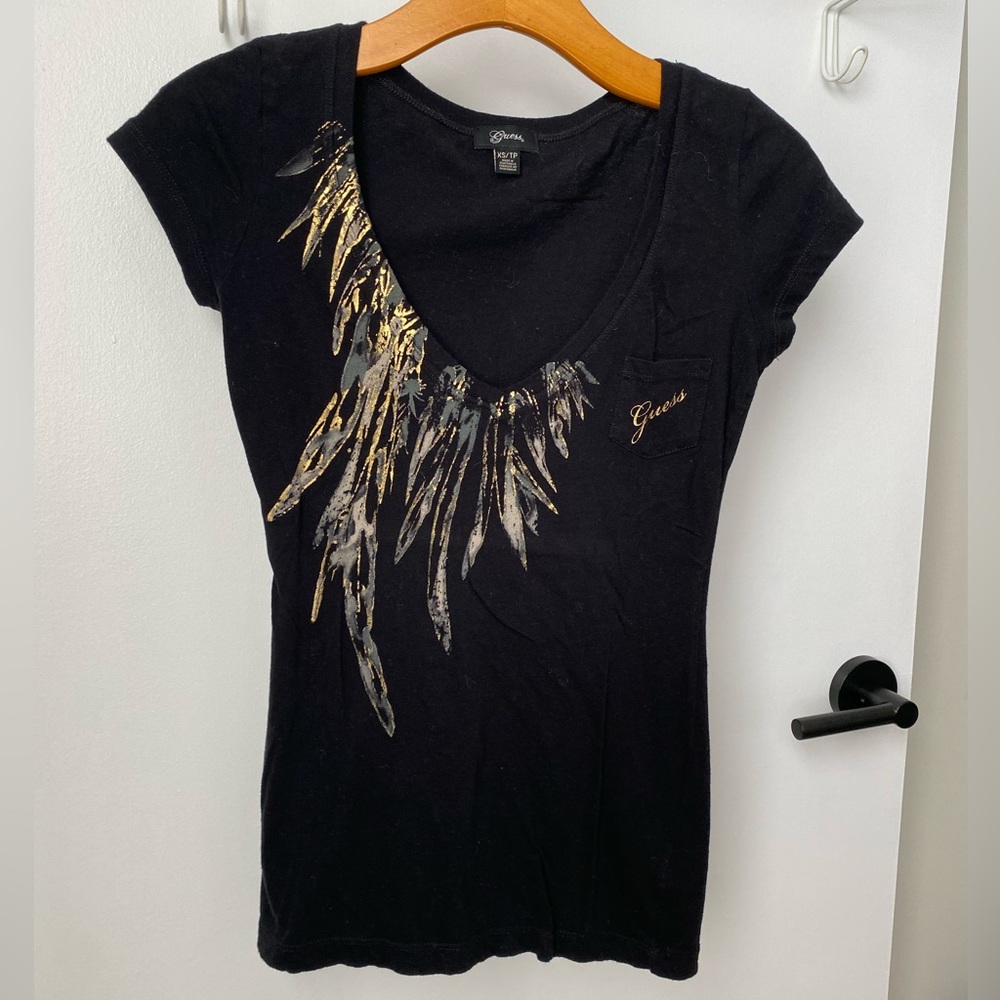 Guess printed V-neck cap sleeve tee